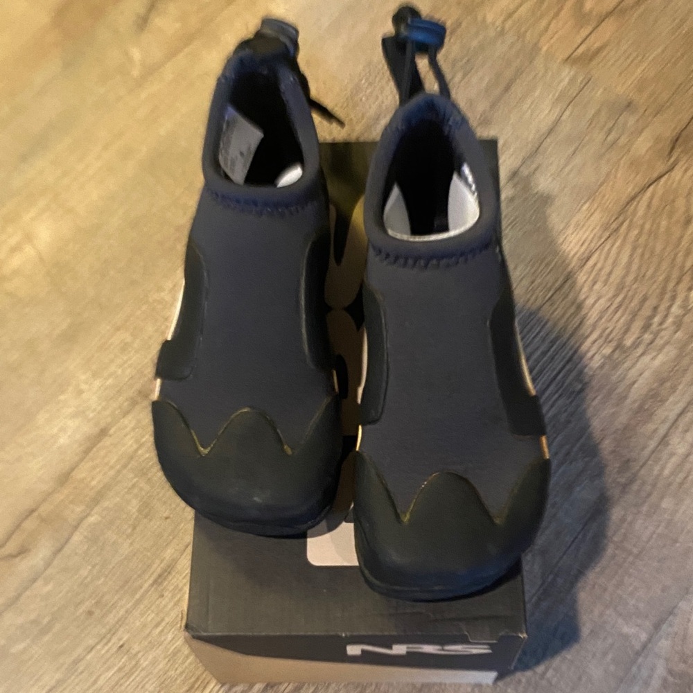 NRS women’s kinetic wetshoe